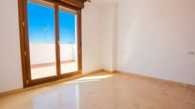 Ático en alquiler en Calle de Clara Campoamor, Santa Eufemia (Tomares) de 1.100 €<span>/mes</span>