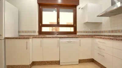 Ático en alquiler en Calle de Clara Campoamor, Santa Eufemia (Tomares) de 1.100 €<span>/mes</span>