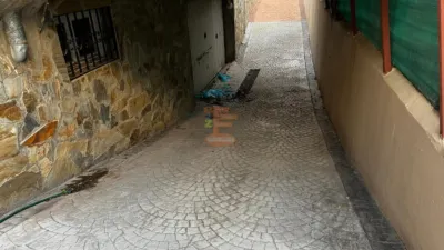 Chalet en venta en Calle de la Balsa, La Muela de 348.000 €