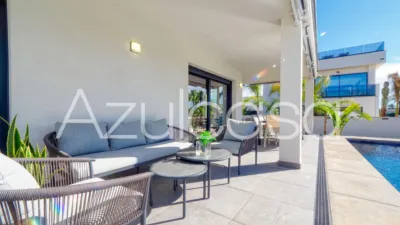 Chalet on Carrer Font Bugaya photo 14