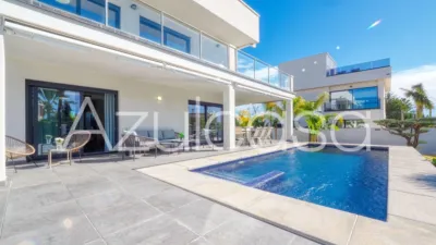 Chalet on Carrer Font Bugaya photo 18