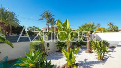 Chalet on Carrer Font Bugaya photo 23