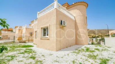 Semi-detached house on Carrer de Torrevella photo 10