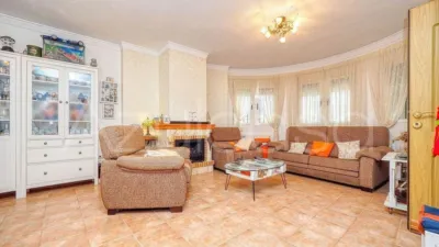 Chalet on Carrer de Riu Serpis photo 7