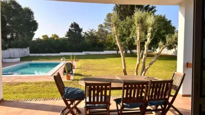 Chalet en alquiler en Montes de Oca, Urbanizaciones Zona Norte (El Puerto de Santa María) de 2.400 €<span>/mes</span>