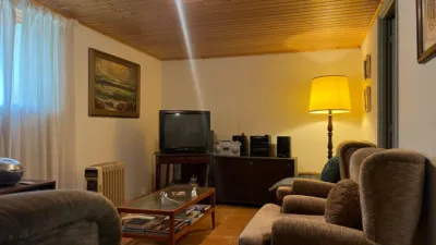 Casa pareada en venta en Andeiro, A Iglesia (Andeiro). Municipio de Cambre de 160.000 €
