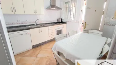Casa adosada en venta en Avenida de la Laguna, cerca de Calle Mariño, La Laguna (Chipiona) de 365.000 €