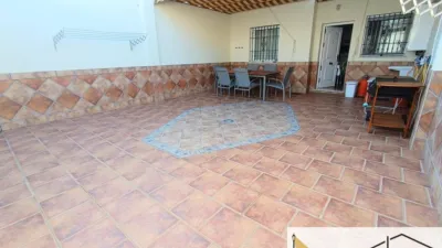 Casa adosada en venta en Avenida de la Laguna, cerca de Calle Mariño, La Laguna (Chipiona) de 365.000 €