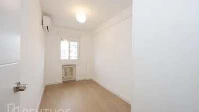 Piso en alquiler en Avenida del General Perón - Imagen 25