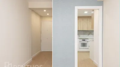 Piso en alquiler en Avenida del General Perón - Imagen 11