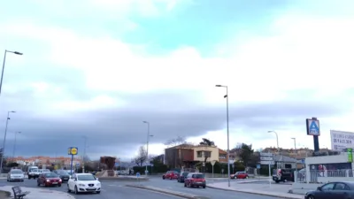 Local comercial en alquiler en Av. Juan Carlos I - Más
