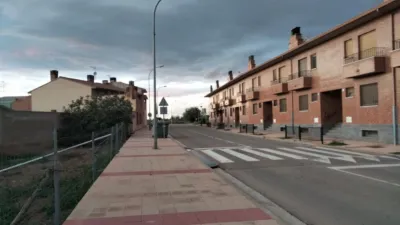 Casa adosada en venta en Calle Av Logroño, Número 4, Pinseque de 243.400 €