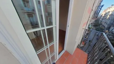 Flat in El Poble-sec photo 4