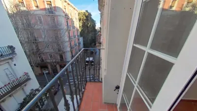 Flat in El Poble-sec photo 6