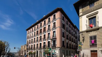 Piso en alquiler en Calle Mayor, 88, cerca de Calle de la Almudena - Imagen 2