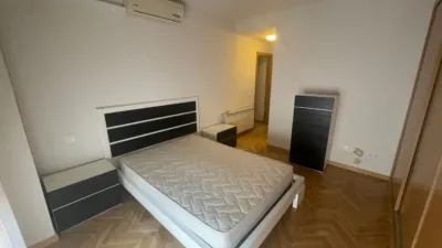 Piso en alquiler en Calle Doctor Jiménez, Buenavista (Distrito Zona Nueva. Toledo Capital) de 900 €<span>/mes</span>
