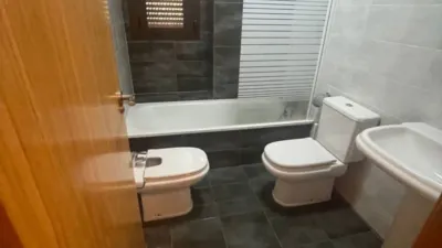 Piso en alquiler en Calle Doctor Jiménez, Buenavista (Distrito Zona Nueva. Toledo Capital) de 900 €<span>/mes</span>