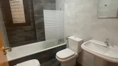 Piso en alquiler en Calle Doctor Jiménez, Buenavista (Distrito Zona Nueva. Toledo Capital) de 900 €<span>/mes</span>