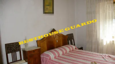 House in Centre photo 19