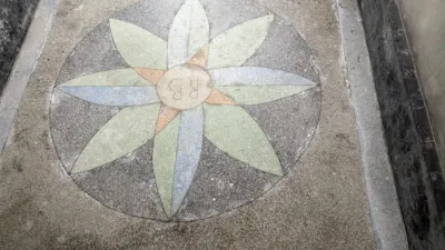 Edificio en venta en Calle de Rosalía de Castro - Vista 2