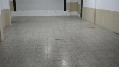 Local comercial en alquiler en Calle del Mercado, A Ponte (Ourense Capital) de 300 €<span>/mes</span>