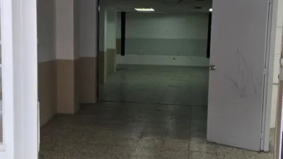 Local comercial en alquiler en Calle del Mercado, A Ponte (Ourense Capital) de 300 €<span>/mes</span>
