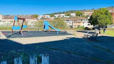 Local comercial en alquiler en Plaza de Enrique Granados - Más