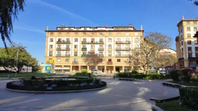 Piso en venta en Plaza Puente, Alde Zaharra-Portu (Portugalete) de 950.000 €