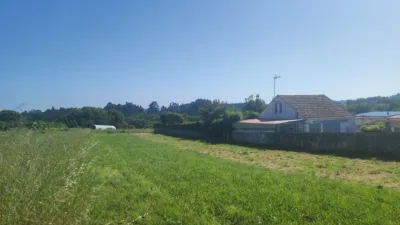 Terreno en venta en Calle Parroquia Carnoedo - Más
