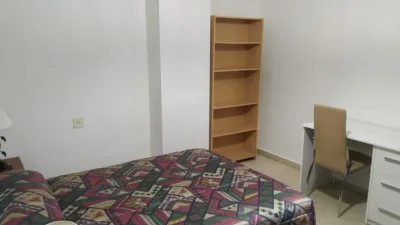 Habitación en alquiler en Calle del Monasterio de Carracedo, Zona Alta (Ponferrada) de 200 €<span>/mes</span>