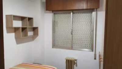 Habitación en alquiler en Calle del Monasterio de Carracedo, Zona Alta (Ponferrada) de 200 €<span>/mes</span>