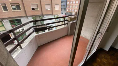 Habitación en alquiler en Calle del Monasterio de Carracedo, Zona Alta (Ponferrada) de 200 €<span>/mes</span>