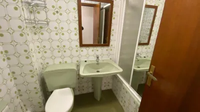 Habitación en alquiler en Calle del Monasterio de Carracedo, Zona Alta (Ponferrada) de 200 €<span>/mes</span>