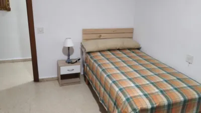 Habitación en alquiler en Calle del Monasterio de Carracedo, Zona Alta (Ponferrada) de 200 €<span>/mes</span>