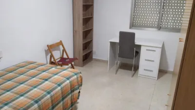 Habitación en alquiler en Calle del Monasterio de Carracedo, Zona Alta (Ponferrada) de 200 €<span>/mes</span>