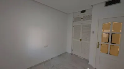 Piso en alquiler en Calle de Isaac Peral, Centro (Linares) de 600 €<span>/mes</span>
