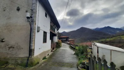 Terraced house on Calle Lg Caleao, No. 140 photo 2