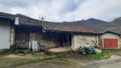 Terraced house on Calle Lg Caleao, No. 140 photo 3