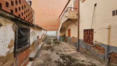 Chalet en venta en Avenida de Santa Bárbara, cerca de Calle de los Esparteros, Santa Bárbara (Toledo Capital) de 199.500 €