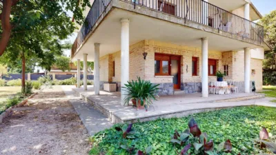 Chalet en venta en Avenida La Jota, 19, Casetas-Garrapinillos-Monzalbarba (Zaragoza Capital) de 550.000 €
