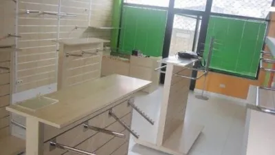 Local comercial en venta en Zona Bertamirans - Vista 4