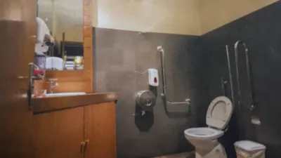 Local comercial en venta en Milladoiro - Más