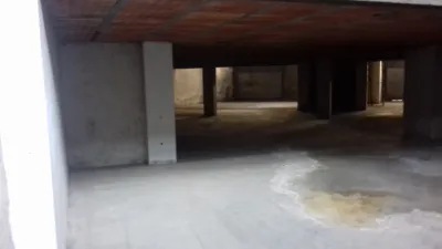 Local comercial en venta en Pontepedriña - Més