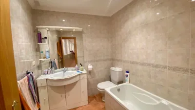 Casa adosada en venta en Calle de Hernando Díaz, Calzada de Calatrava de 145.000 €
