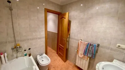 Casa adosada en venta en Calle de Hernando Díaz, Calzada de Calatrava de 145.000 €