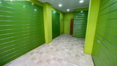 Local comercial en alquiler en Ensanche - Vista 2