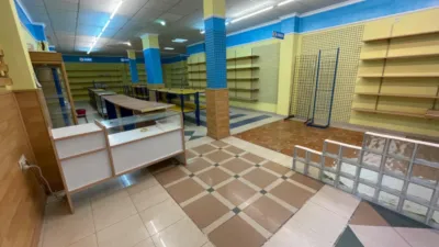 Local comercial en venta en El Pilar - Más