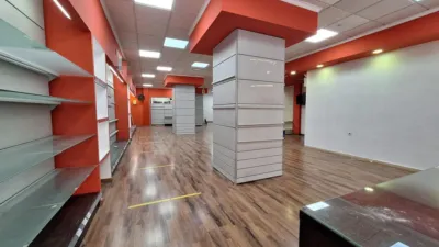 Local comercial en alquiler en Centro-Villacerrada - Más