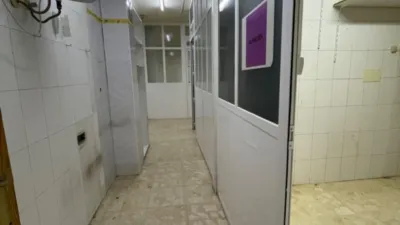Local comercial en alquiler en Ensanche-Franciscanos - Més