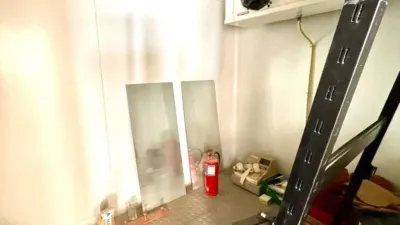 Local comercial en venta en Ensanche-Franciscanos - Más